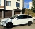 Белый Вольво В50, объемом двигателя 1.6 л и пробегом 240 тыс. км за 7300 $, фото 1 на Automoto.ua