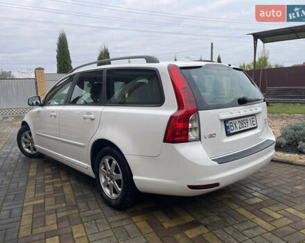 Білий Вольво V50, об'ємом двигуна 1.6 л та пробігом 179 тис. км за 7950 $, фото 53 на Automoto.ua