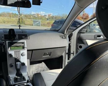 Белый Вольво В50, объемом двигателя 1.6 л и пробегом 240 тыс. км за 6800 $, фото 7 на Automoto.ua