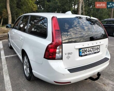Белый Вольво В50, объемом двигателя 1.56 л и пробегом 230 тыс. км за 7900 $, фото 2 на Automoto.ua
