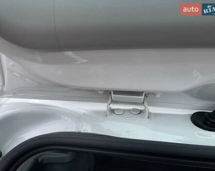 Білий Вольво V50, об'ємом двигуна 1.6 л та пробігом 179 тис. км за 7950 $, фото 25 на Automoto.ua