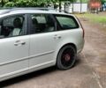 Белый Вольво В50, объемом двигателя 1.6 л и пробегом 290 тыс. км за 6700 $, фото 3 на Automoto.ua