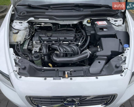 Білий Вольво V50, об'ємом двигуна 1.6 л та пробігом 179 тис. км за 7950 $, фото 60 на Automoto.ua