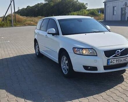 Белый Вольво В50, объемом двигателя 1.56 л и пробегом 290 тыс. км за 7100 $, фото 2 на Automoto.ua