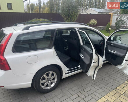 Білий Вольво V50, об'ємом двигуна 1.6 л та пробігом 179 тис. км за 7950 $, фото 22 на Automoto.ua