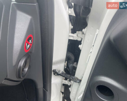 Білий Вольво V50, об'ємом двигуна 1.6 л та пробігом 179 тис. км за 7950 $, фото 16 на Automoto.ua