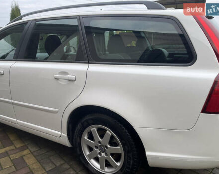 Білий Вольво V50, об'ємом двигуна 1.6 л та пробігом 179 тис. км за 7950 $, фото 51 на Automoto.ua