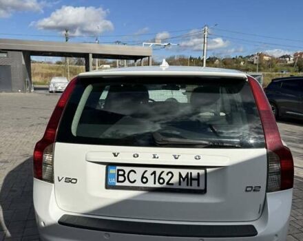 Белый Вольво В50, объемом двигателя 1.6 л и пробегом 240 тыс. км за 6800 $, фото 4 на Automoto.ua