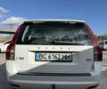 Белый Вольво В50, объемом двигателя 1.6 л и пробегом 240 тыс. км за 6800 $, фото 1 на Automoto.ua