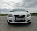 Белый Вольво В50, объемом двигателя 1.6 л и пробегом 300 тыс. км за 7500 $, фото 1 на Automoto.ua