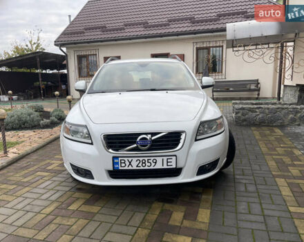 Білий Вольво V50, об'ємом двигуна 1.6 л та пробігом 179 тис. км за 7950 $, фото 45 на Automoto.ua