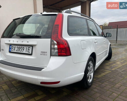 Білий Вольво V50, об'ємом двигуна 1.6 л та пробігом 179 тис. км за 7950 $, фото 35 на Automoto.ua