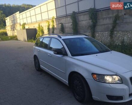 Белый Вольво В50, объемом двигателя 1.56 л и пробегом 228 тыс. км за 7500 $, фото 7 на Automoto.ua