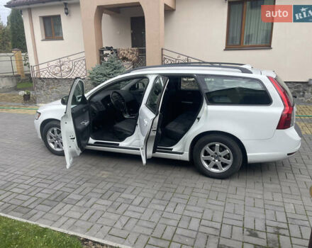 Білий Вольво V50, об'ємом двигуна 1.6 л та пробігом 179 тис. км за 7950 $, фото 15 на Automoto.ua