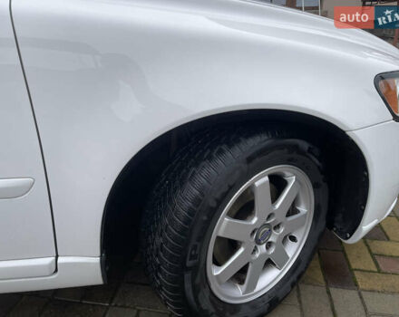 Білий Вольво V50, об'ємом двигуна 1.6 л та пробігом 179 тис. км за 7950 $, фото 42 на Automoto.ua