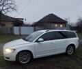 Белый Вольво В50, объемом двигателя 1.56 л и пробегом 215 тыс. км за 8200 $, фото 2 на Automoto.ua