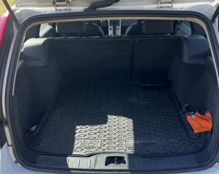 Белый Вольво В50, объемом двигателя 2 л и пробегом 285 тыс. км за 7600 $, фото 4 на Automoto.ua