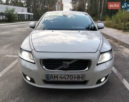 Белый Вольво В50, объемом двигателя 1.56 л и пробегом 230 тыс. км за 7900 $, фото 4 на Automoto.ua