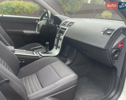 Білий Вольво V50, об'ємом двигуна 1.6 л та пробігом 179 тис. км за 7950 $, фото 18 на Automoto.ua