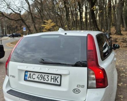Белый Вольво В50, объемом двигателя 2 л и пробегом 263 тыс. км за 9500 $, фото 2 на Automoto.ua