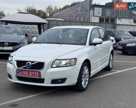 Белый Вольво В50, объемом двигателя 2 л и пробегом 235 тыс. км за 11300 $, фото 7 на Automoto.ua