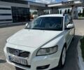 Белый Вольво В50, объемом двигателя 1.56 л и пробегом 237 тыс. км за 8000 $, фото 1 на Automoto.ua