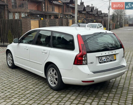 Білий Вольво V50, об'ємом двигуна 1.6 л та пробігом 240 тис. км за 8300 $, фото 8 на Automoto.ua