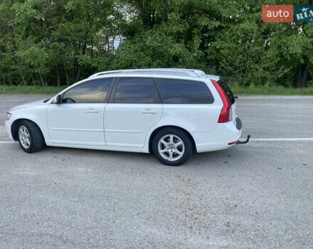 Білий Вольво V50, об'ємом двигуна 1.6 л та пробігом 227 тис. км за 7500 $, фото 17 на Automoto.ua