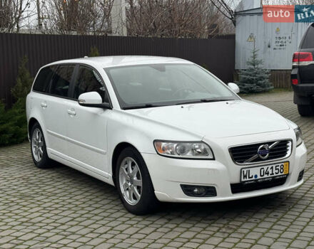Білий Вольво V50, об'ємом двигуна 1.6 л та пробігом 240 тис. км за 8300 $, фото 4 на Automoto.ua