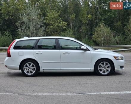 Белый Вольво В50, объемом двигателя 1.6 л и пробегом 224 тыс. км за 7999 $, фото 7 на Automoto.ua