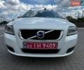 Білий Вольво V50, об'ємом двигуна 2 л та пробігом 285 тис. км за 9150 $, фото 3 на Automoto.ua