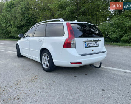 Білий Вольво V50, об'ємом двигуна 1.6 л та пробігом 227 тис. км за 7500 $, фото 12 на Automoto.ua