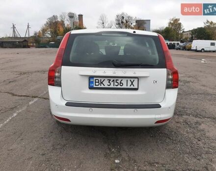 Білий Вольво V50, об'ємом двигуна 1.56 л та пробігом 178 тис. км за 7979 $, фото 5 на Automoto.ua