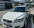 Белый Вольво В50, объемом двигателя 1.56 л и пробегом 237 тыс. км за 8000 $, фото 1 на Automoto.ua