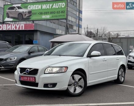Білий Вольво V50, об'ємом двигуна 1.6 л та пробігом 240 тис. км за 9800 $, фото 9 на Automoto.ua