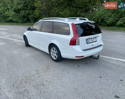Білий Вольво V50, об'ємом двигуна 1.6 л та пробігом 227 тис. км за 7500 $, фото 16 на Automoto.ua