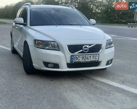 Білий Вольво V50, об'ємом двигуна 1.6 л та пробігом 227 тис. км за 7500 $, фото 3 на Automoto.ua