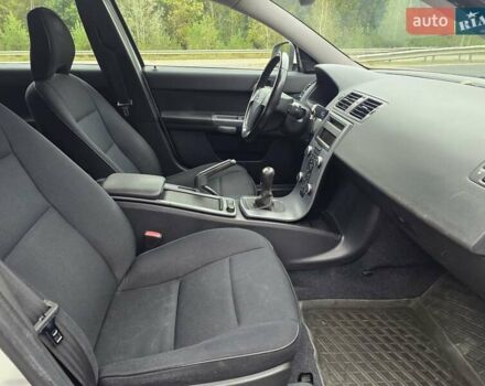 Белый Вольво В50, объемом двигателя 1.6 л и пробегом 224 тыс. км за 7999 $, фото 35 на Automoto.ua