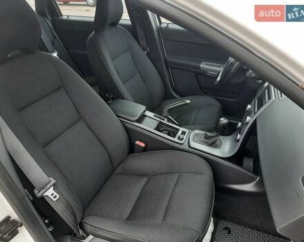 Белый Вольво В50, объемом двигателя 1.56 л и пробегом 178 тыс. км за 7979 $, фото 18 на Automoto.ua