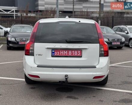 Білий Вольво V50, об'ємом двигуна 1.6 л та пробігом 240 тис. км за 9800 $, фото 5 на Automoto.ua