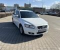 Белый Вольво В50, объемом двигателя 1.6 л и пробегом 218 тыс. км за 7200 $, фото 1 на Automoto.ua