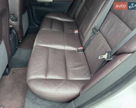 Білий Вольво V50, об'ємом двигуна 1.6 л та пробігом 240 тис. км за 9800 $, фото 25 на Automoto.ua