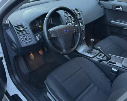 Білий Вольво V50, об'ємом двигуна 1.6 л та пробігом 240 тис. км за 8300 $, фото 9 на Automoto.ua