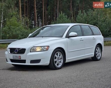 Белый Вольво В50, объемом двигателя 1.6 л и пробегом 224 тыс. км за 7999 $, фото 3 на Automoto.ua