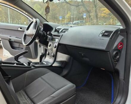 Белый Вольво В50, объемом двигателя 2 л и пробегом 263 тыс. км за 9500 $, фото 8 на Automoto.ua