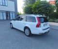 Белый Вольво В50, объемом двигателя 1.56 л и пробегом 281 тыс. км за 7200 $, фото 2 на Automoto.ua