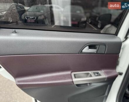 Білий Вольво V50, об'ємом двигуна 1.6 л та пробігом 240 тис. км за 9800 $, фото 27 на Automoto.ua