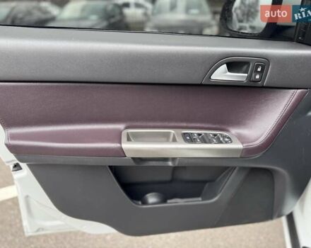 Білий Вольво V50, об'ємом двигуна 1.6 л та пробігом 240 тис. км за 9800 $, фото 16 на Automoto.ua