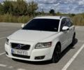 Білий Вольво V50, об'ємом двигуна 1.6 л та пробігом 252 тис. км за 6532 $, фото 1 на Automoto.ua