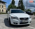 Белый Вольво В50, объемом двигателя 1.6 л и пробегом 240 тыс. км за 7300 $, фото 1 на Automoto.ua